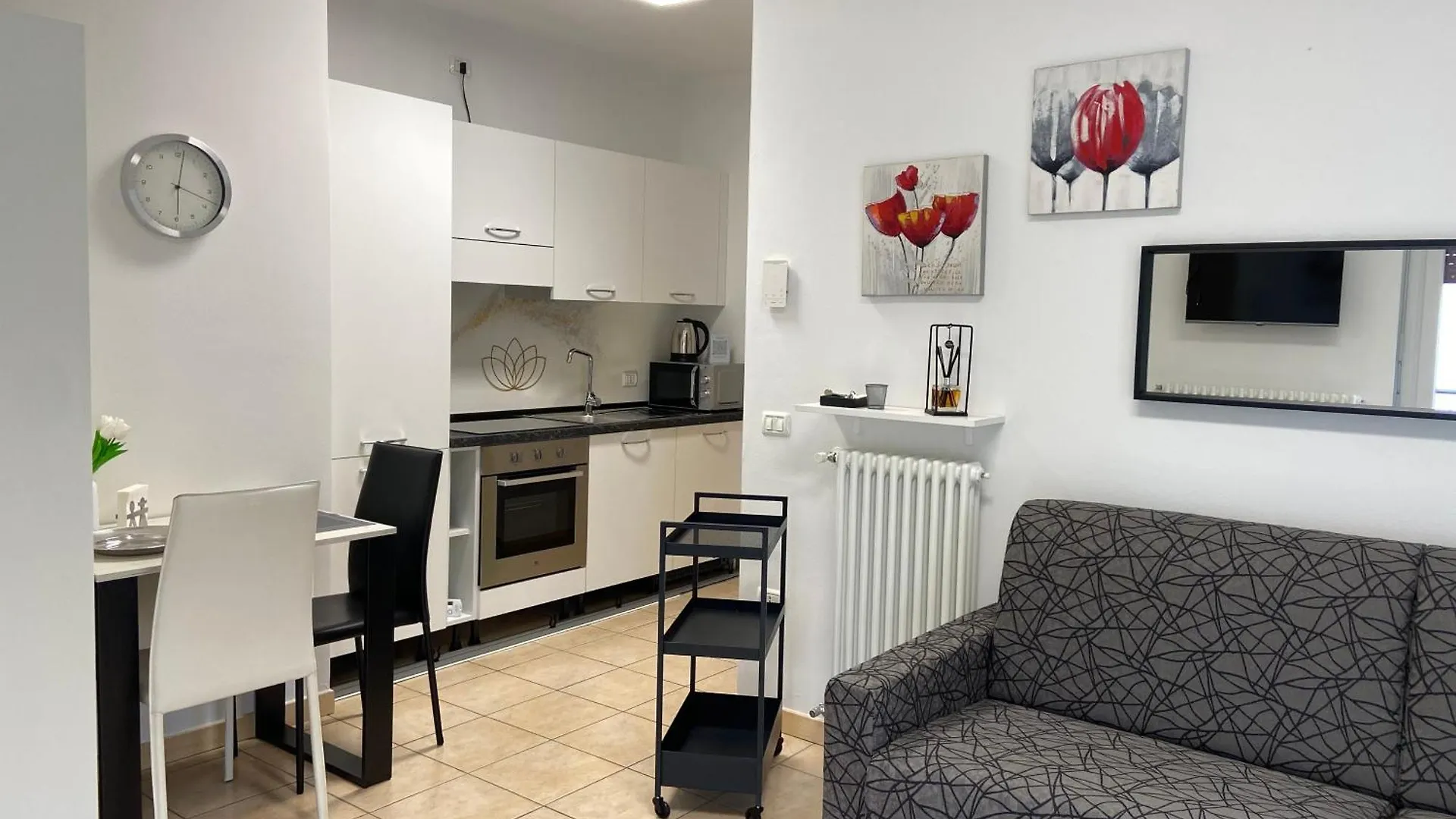 Ggh Studio For Holiday Or Job Morbegno Apartment